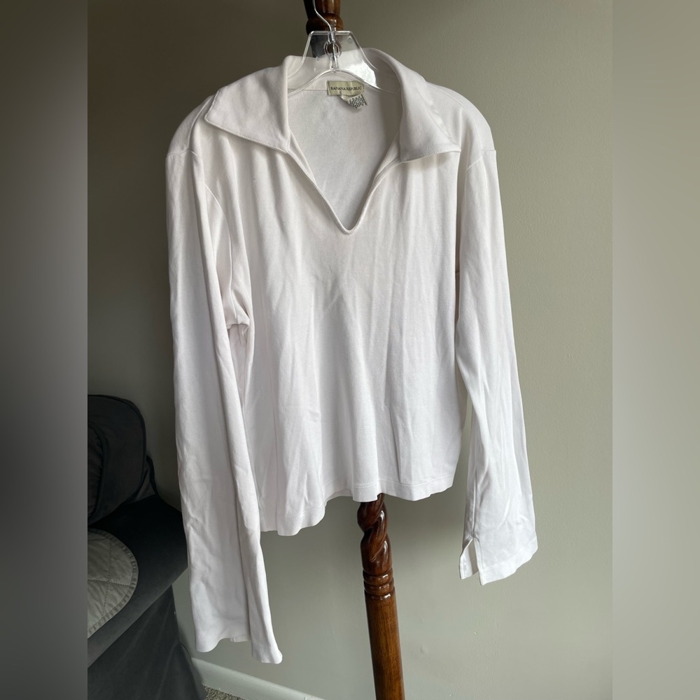 Banana Republic Cream V-Neck Long Sleeve Shirt